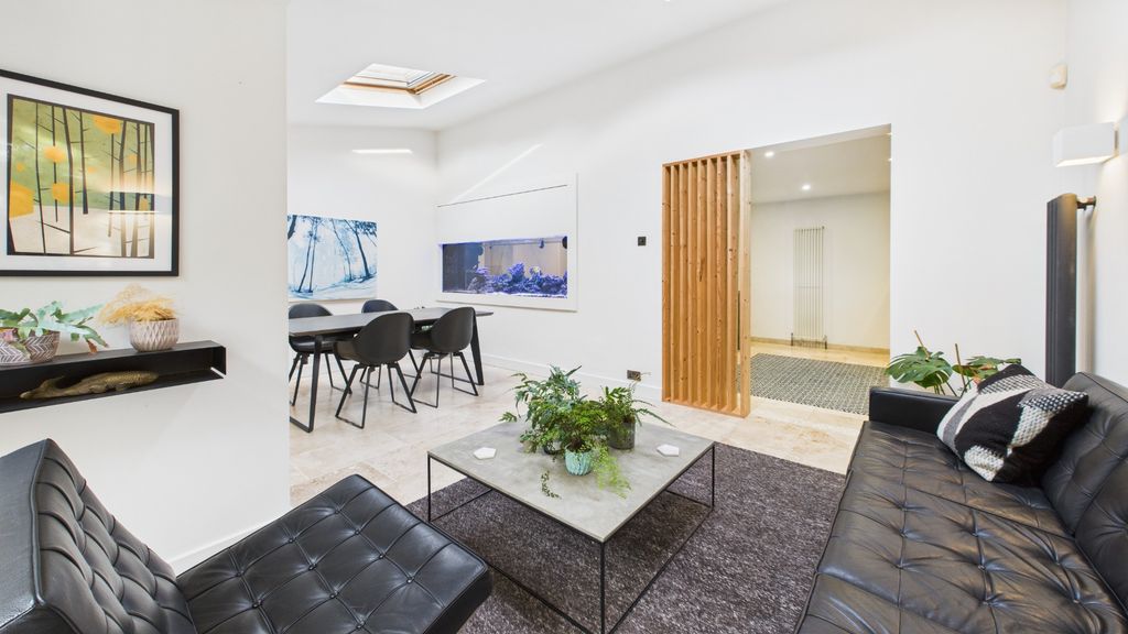 Property photo 2 of 38 4699458