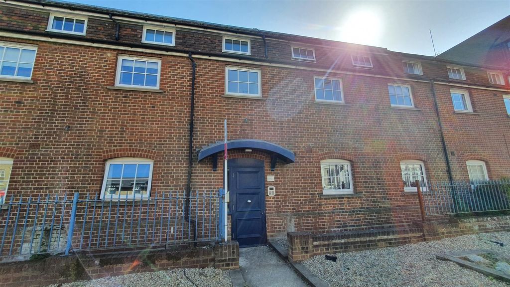 Property photo 1 of 7 Bridgefoot.Jpg