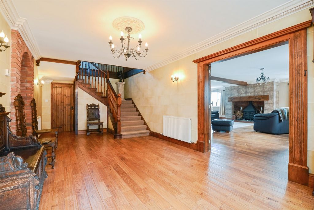 Property photo 2 of 26