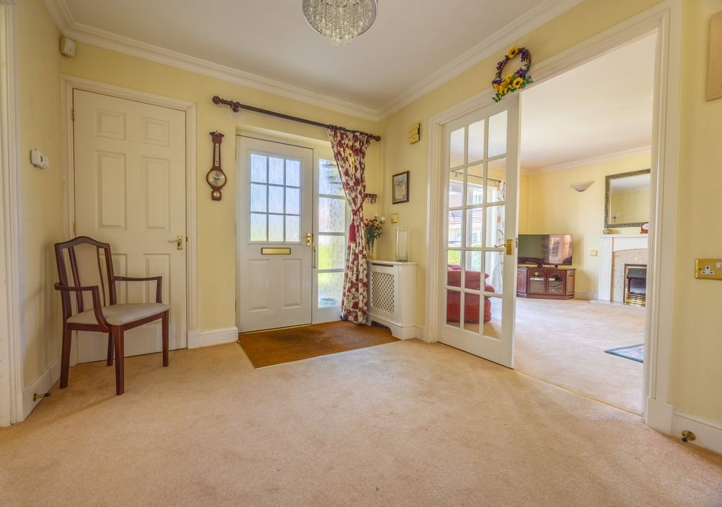 Property photo 3 of 35