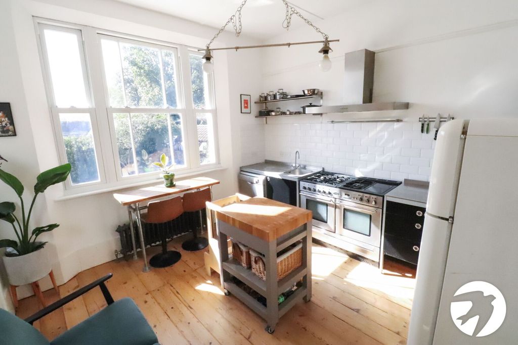 Property photo 3 of 34 Picture No. 21