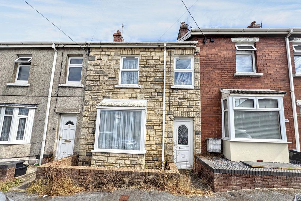 Property photo 1 of 18 52 Brynallt Terrace, Llanelli, Dyfed, Sa15 1nd
