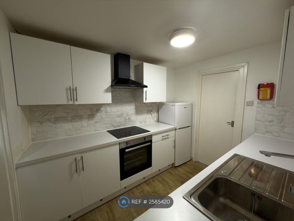 Property photo 2 of 4 Kitchen