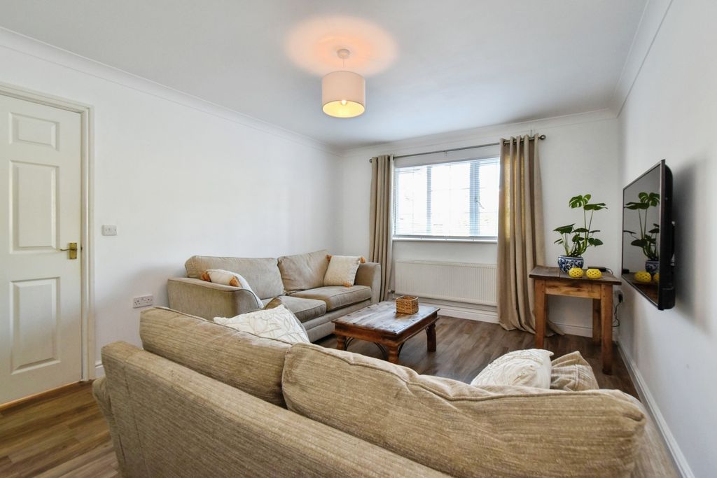 Property photo 3 of 18 Pbox-Img.Jpg
