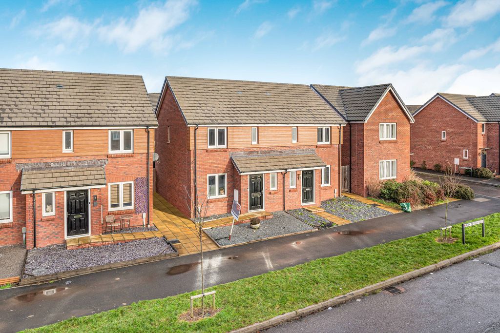 Property photo 1 of 21