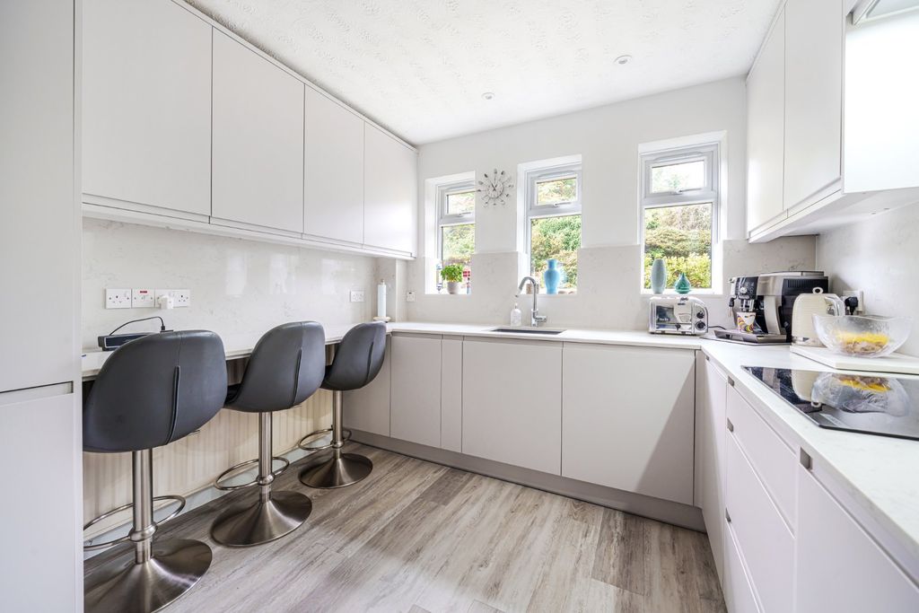 Property photo 3 of 14 Picture No. 11