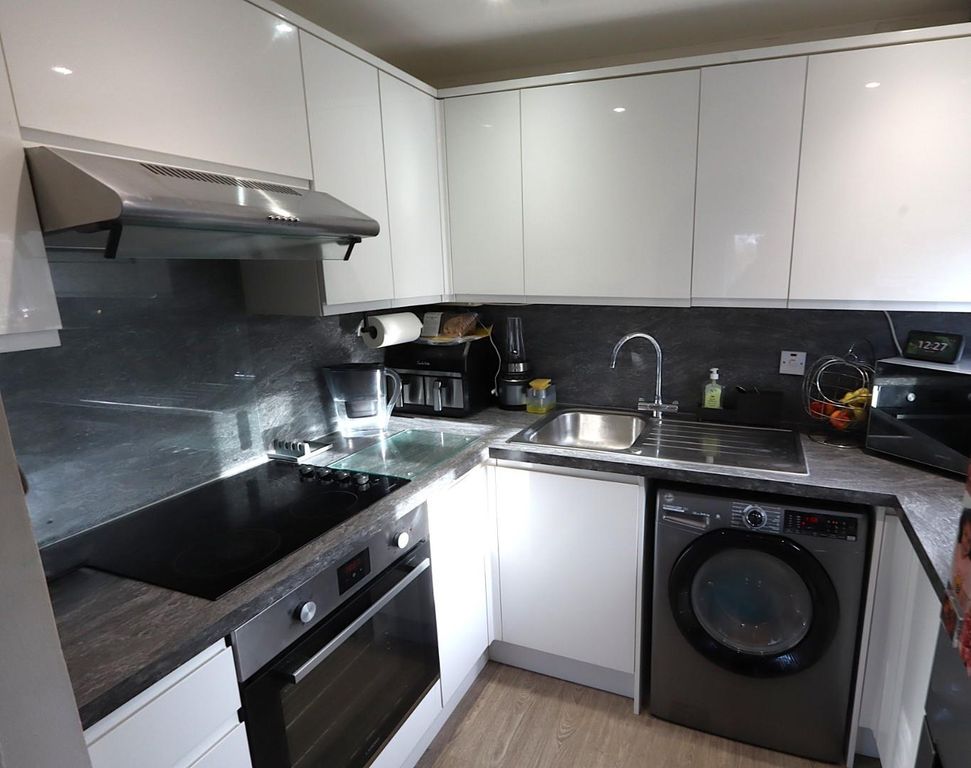 Property photo 3 of 9 Re-Fitted Kitchen