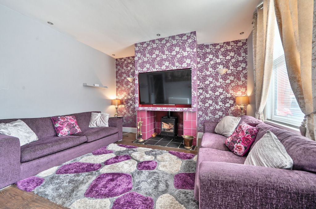 Property photo 2 of 19 1328651-4-688744E...