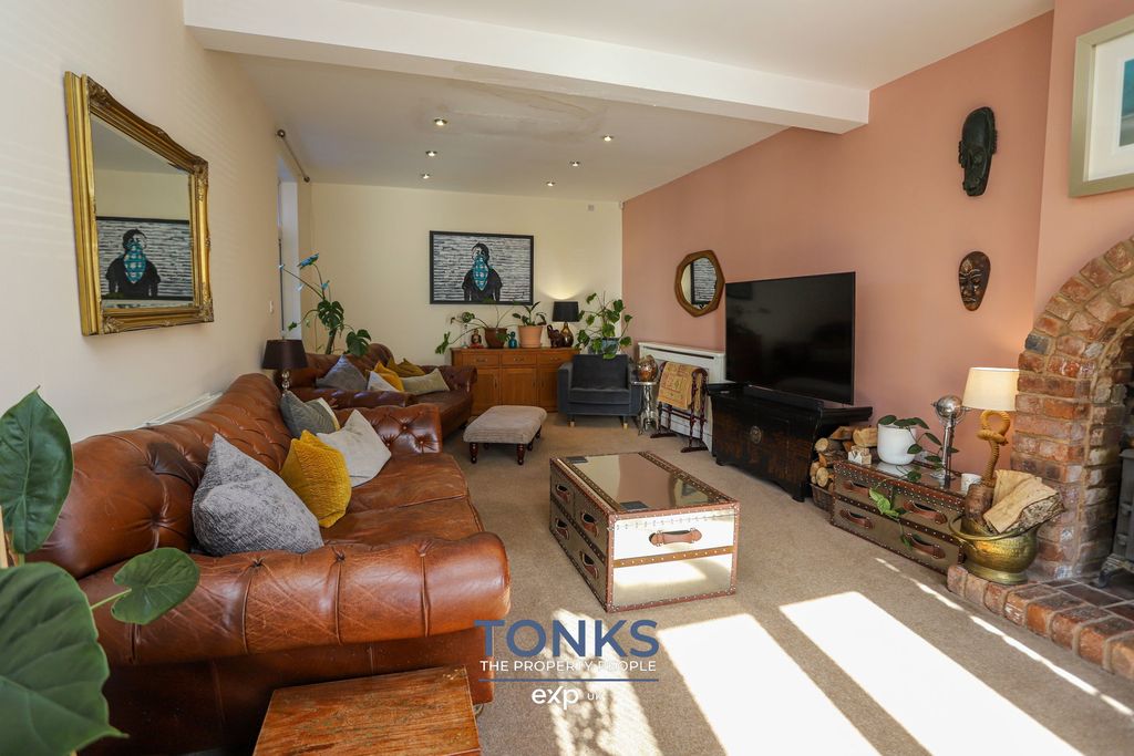 Property photo 3 of 21