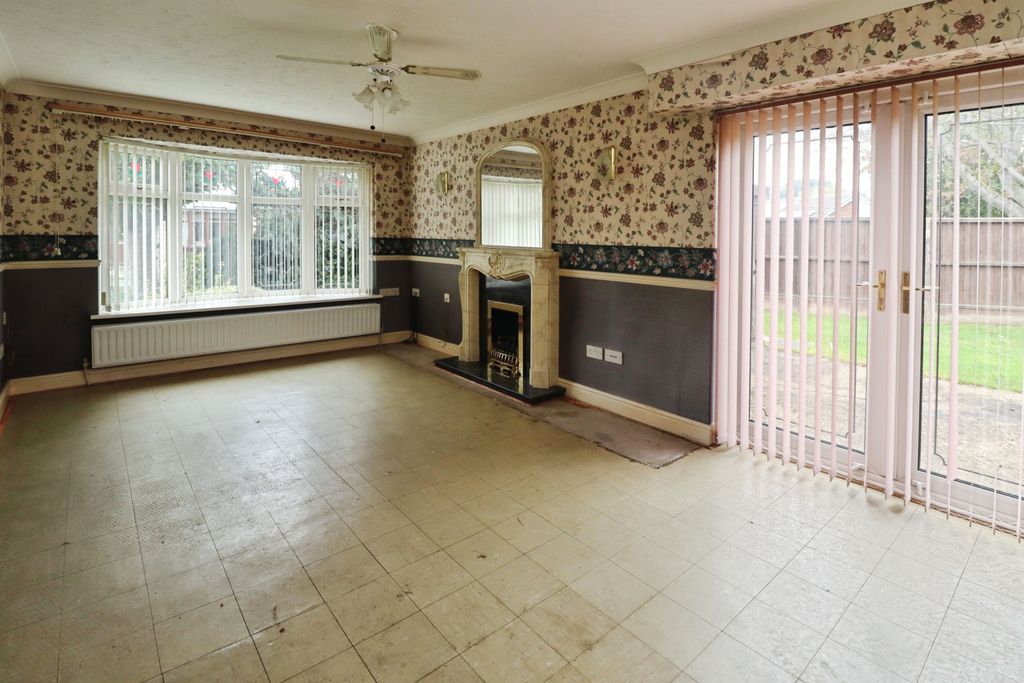 Property photo 3 of 24