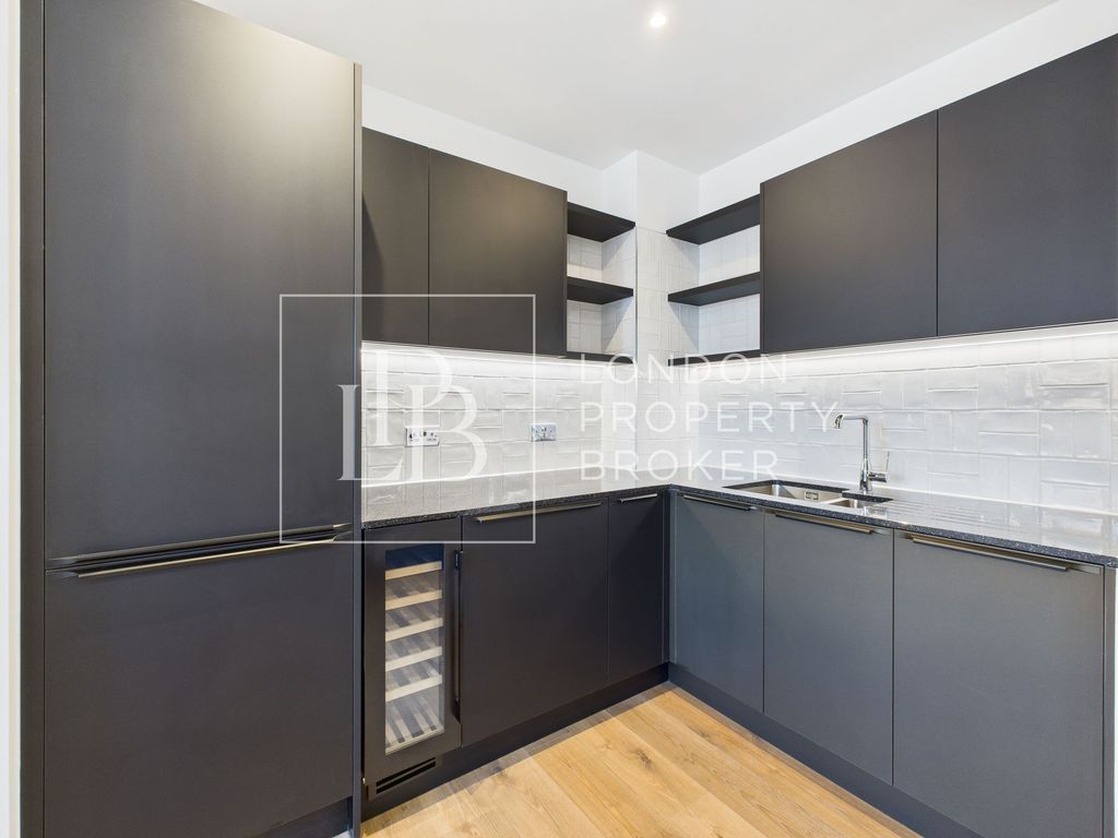 Property photo 3 of 24