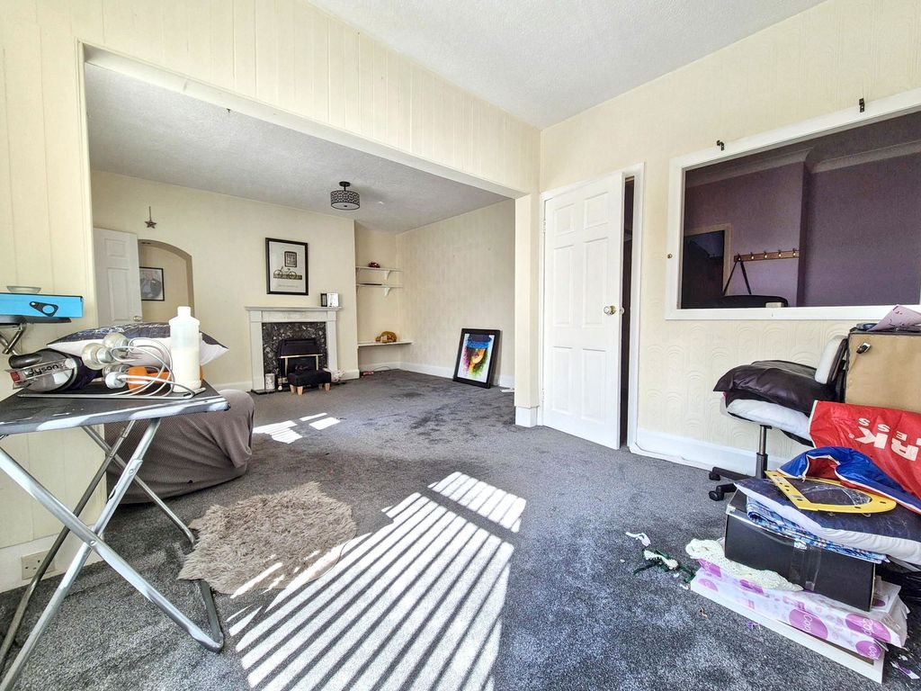 Property photo 3 of 16