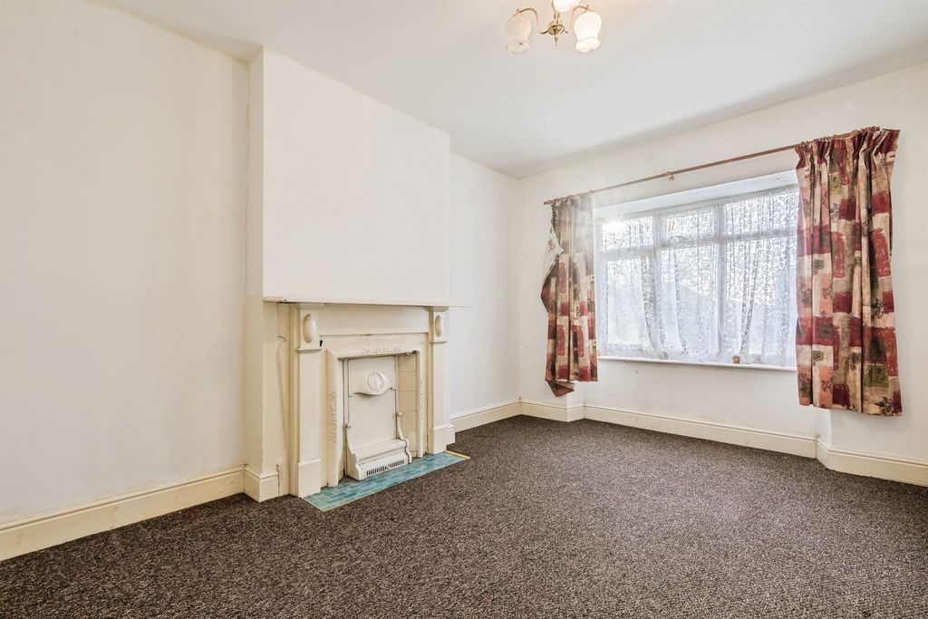 Property photo 2 of 24