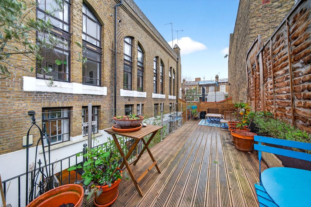 Property photo 3 of 23 Private Terrace