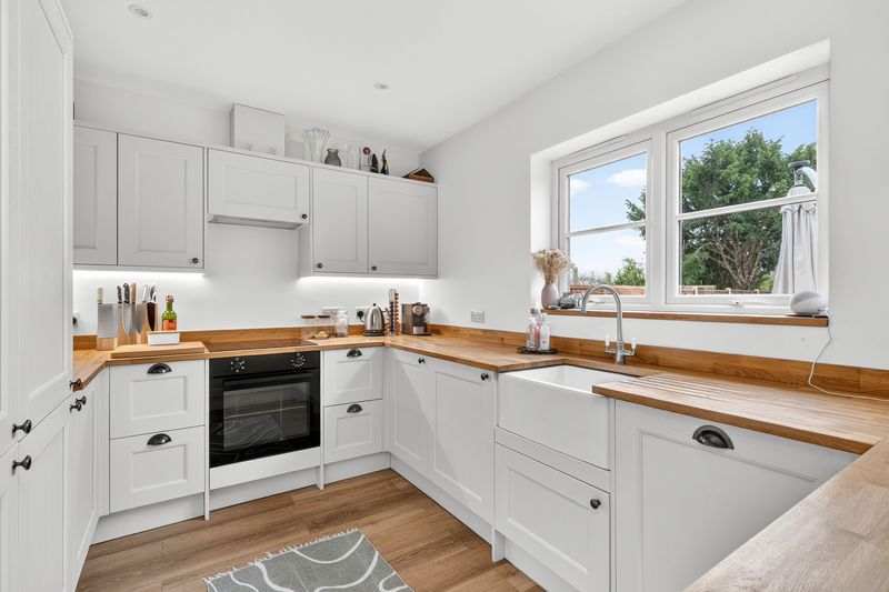 Property photo 2 of 16 Photo 24