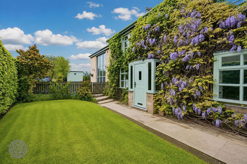 Property photo 1 of 66
