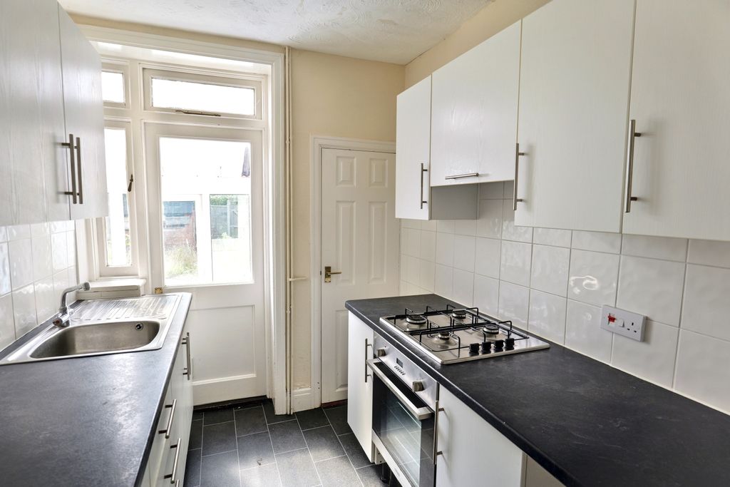 Property photo 3 of 18 6 Fayre Road, Fareham Po16 0Ub
