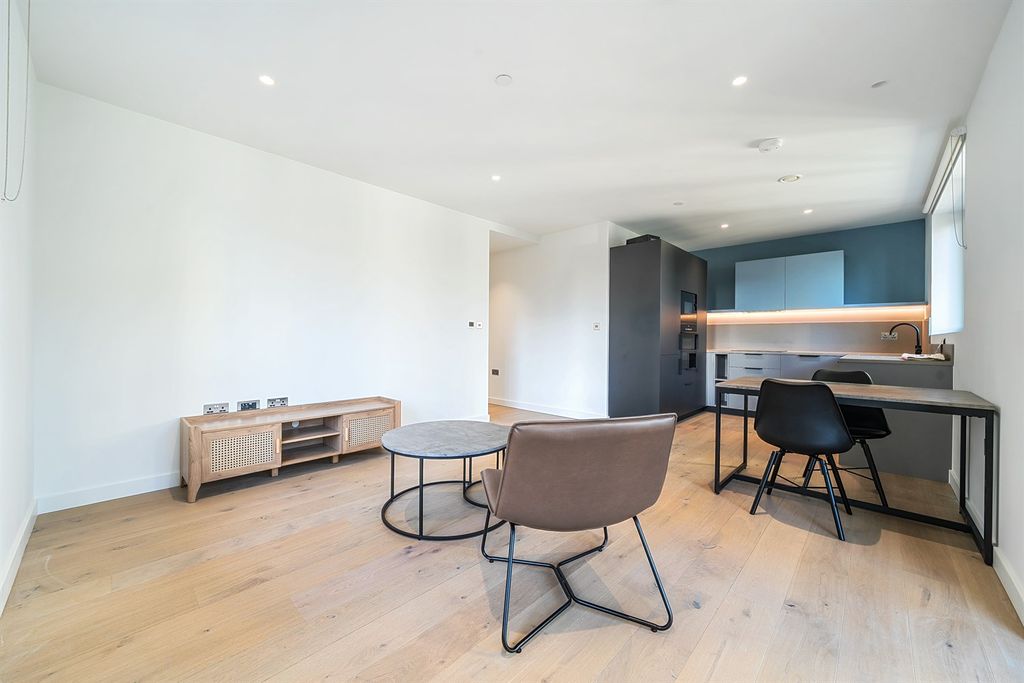 Property photo 1 of 16 (Main)