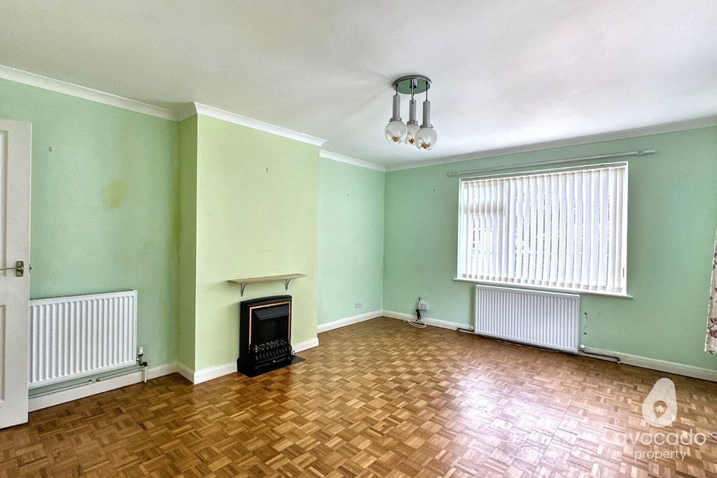 Property photo 2 of 12 4412314