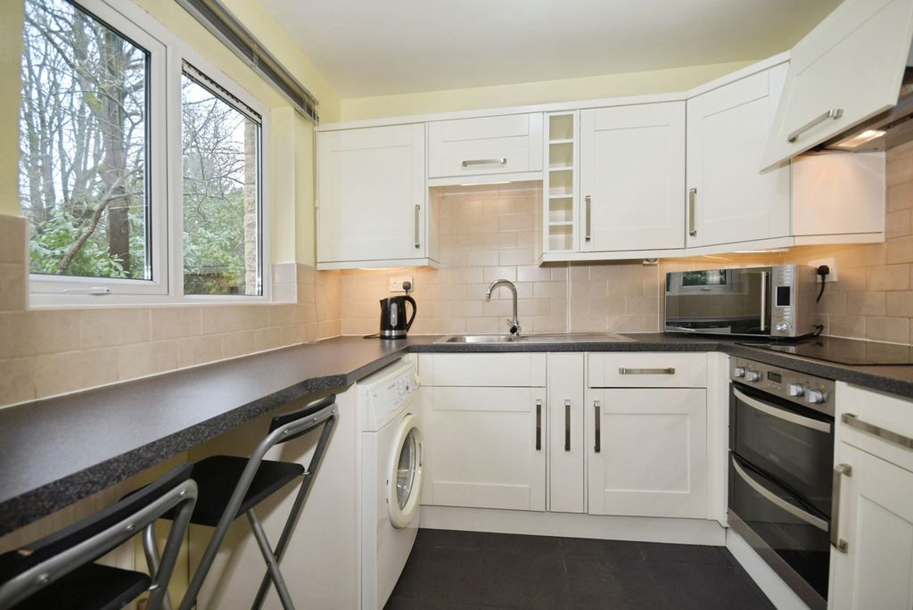 Property photo 2 of 17 Kitchen