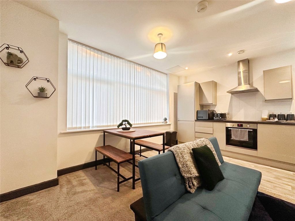 Property photo 2 of 6 Living Room