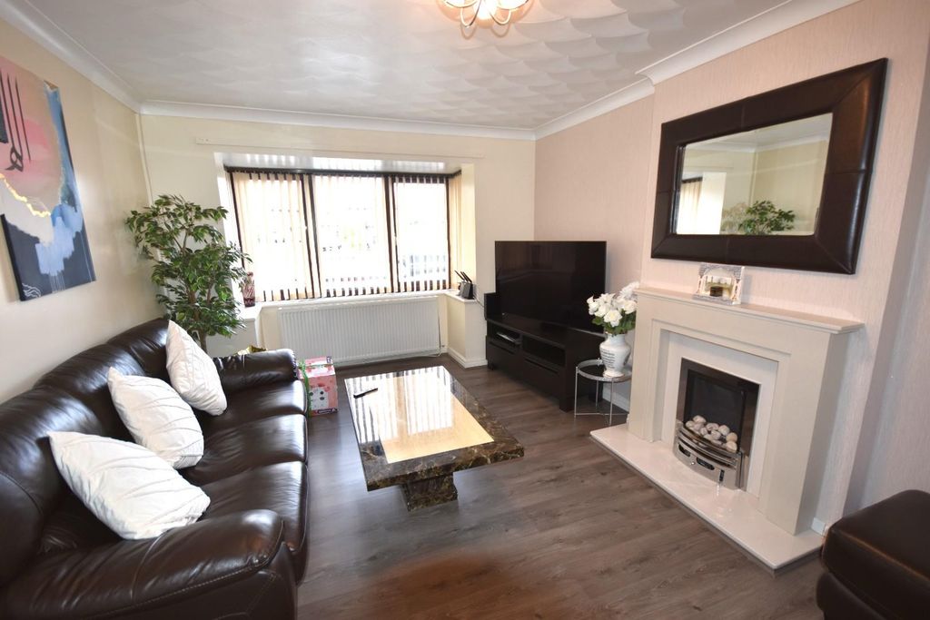 Property photo 2 of 25