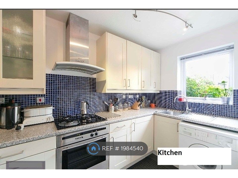 Property photo 3 of 7 Kitchen