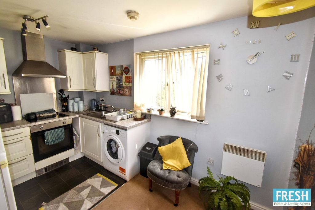 Property photo 3 of 12