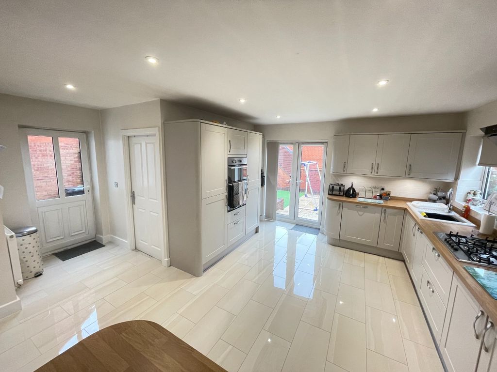 Property photo 3 of 22 2552213