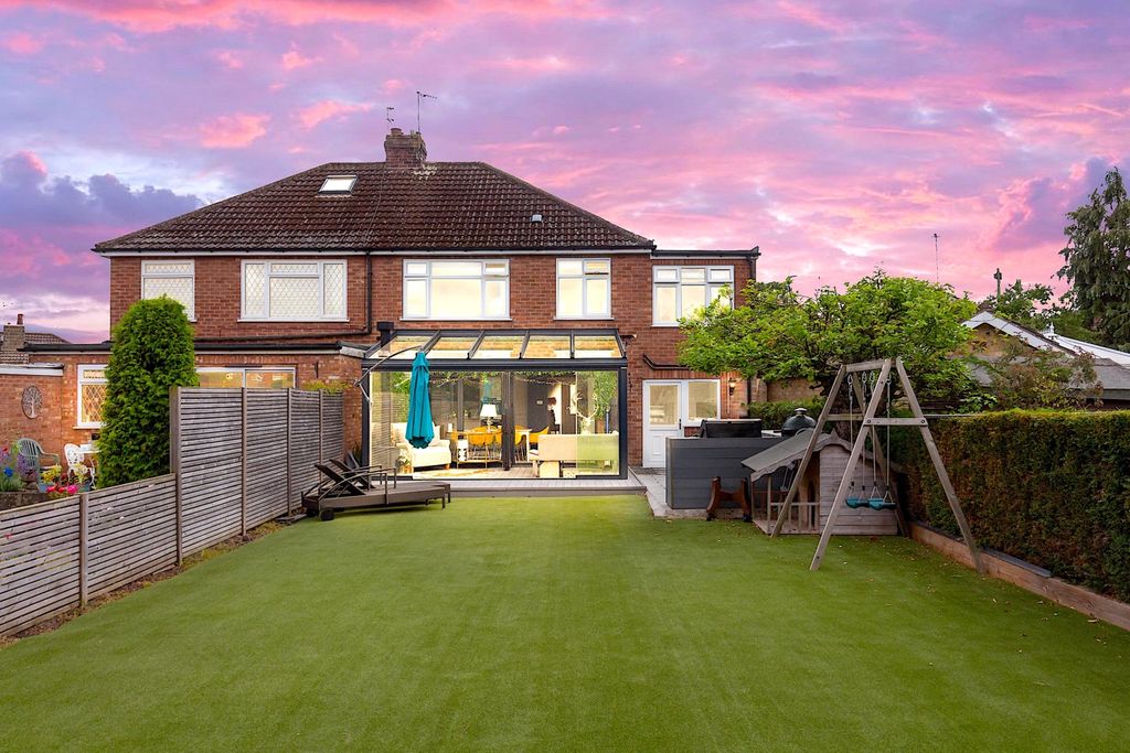 Property photo 1 of 24 3 Orchard Gardens - Dusk