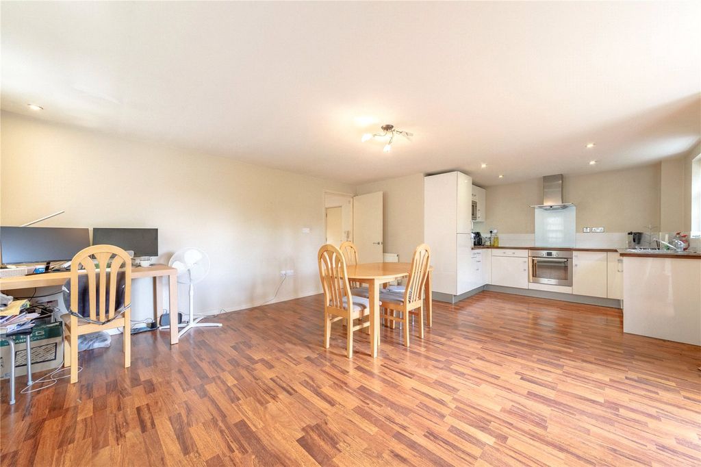 Property photo 3 of 14 Picture No. 10