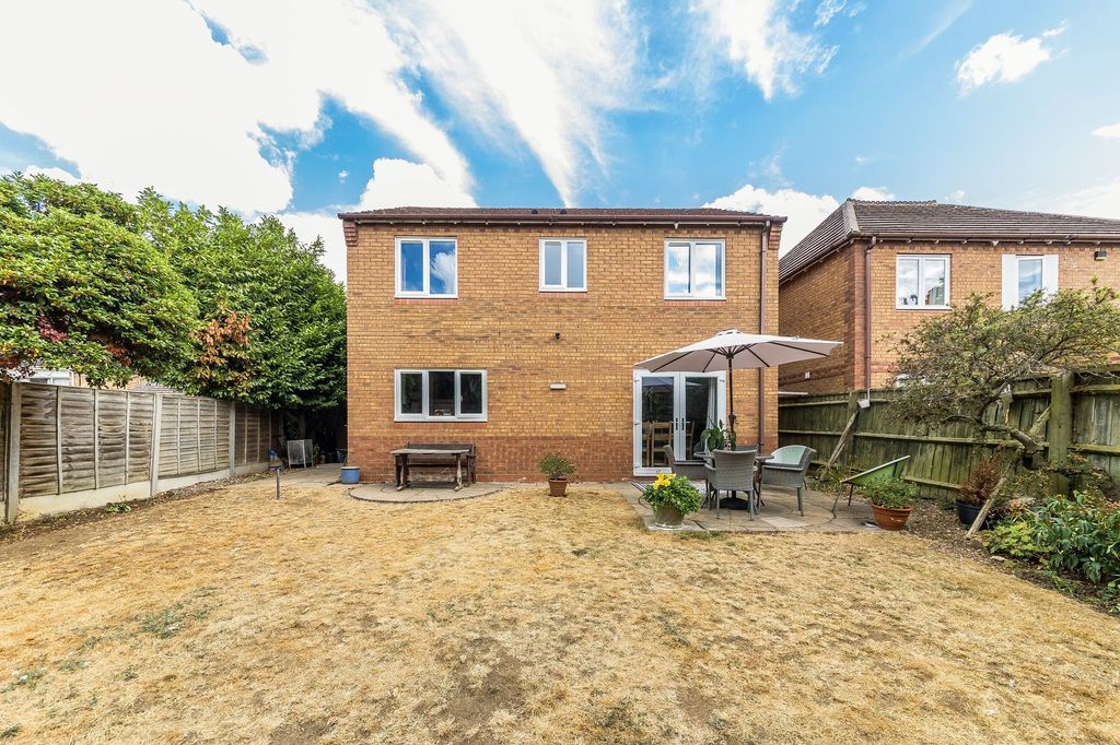 Property photo 2 of 21