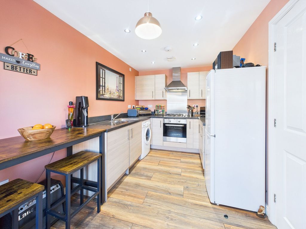 Property photo 2 of 12 Kitchen