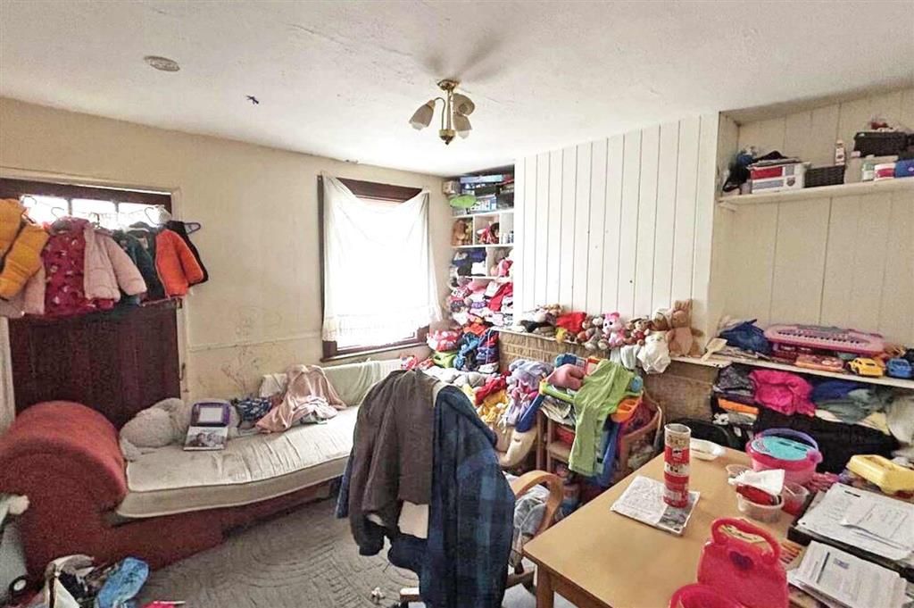 Property photo 3 of 6