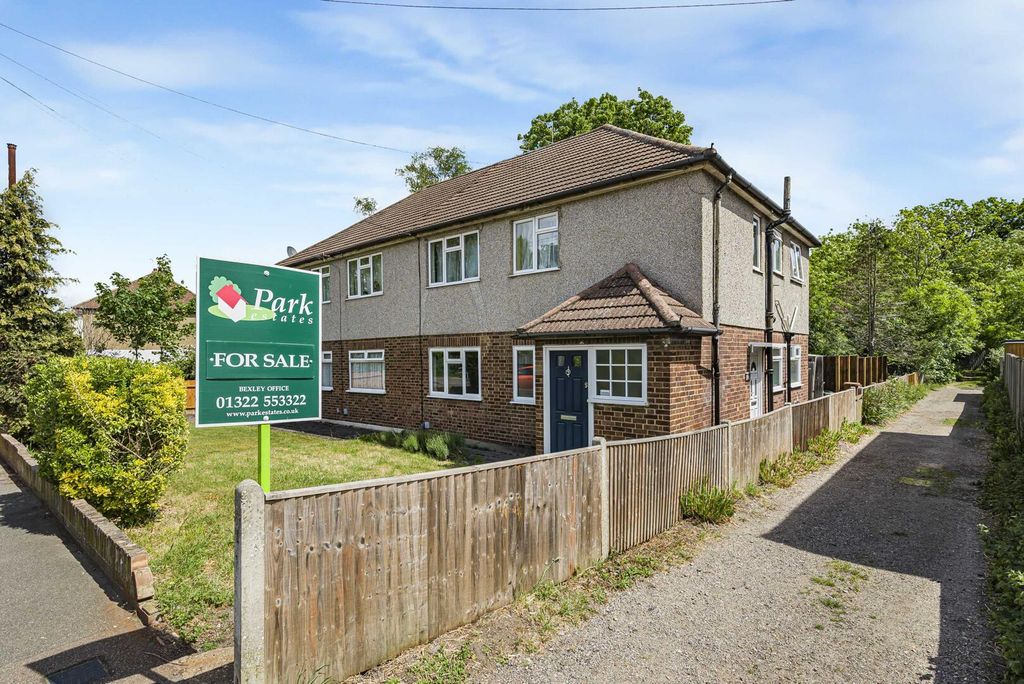 Property photo 1 of 18 Front (Exterior)