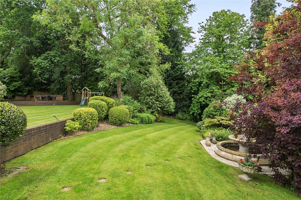 Property photo 2 of 38 Picture No. 49