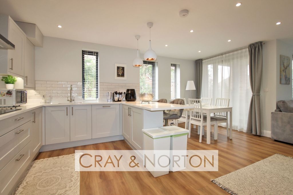 Property photo 2 of 12 Photo 6