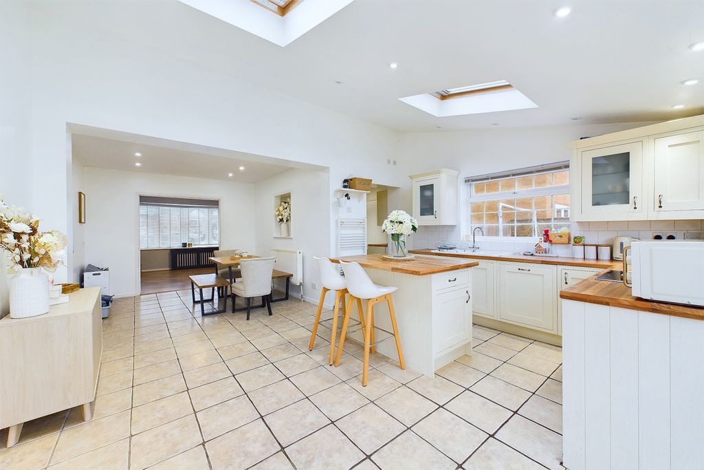 Property photo 3 of 15 Open Plan Family Dining Kitchen