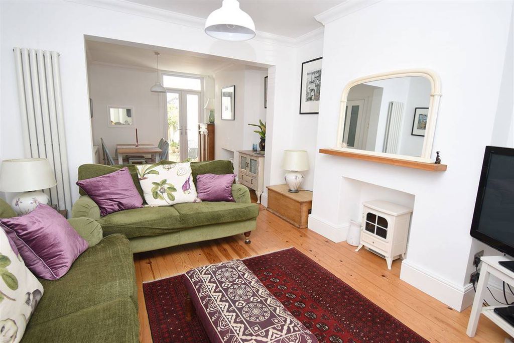 Property photo 2 of 22