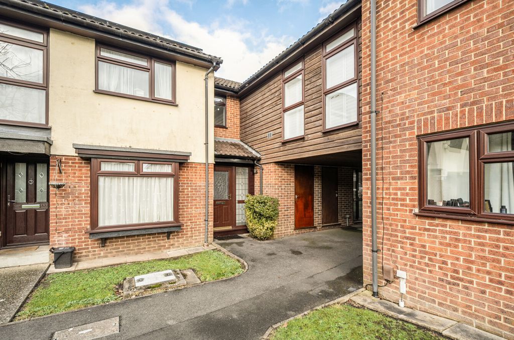 Property photo 1 of 18 1403412-2-697B6E9...