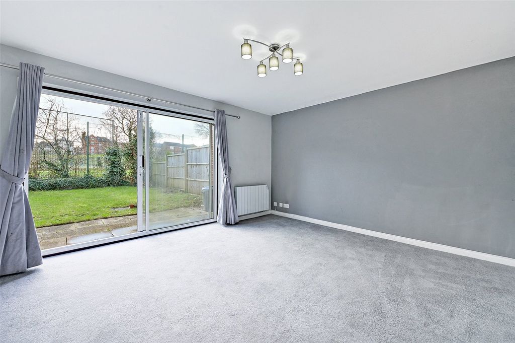 Property photo 3 of 8 Picture No. 09