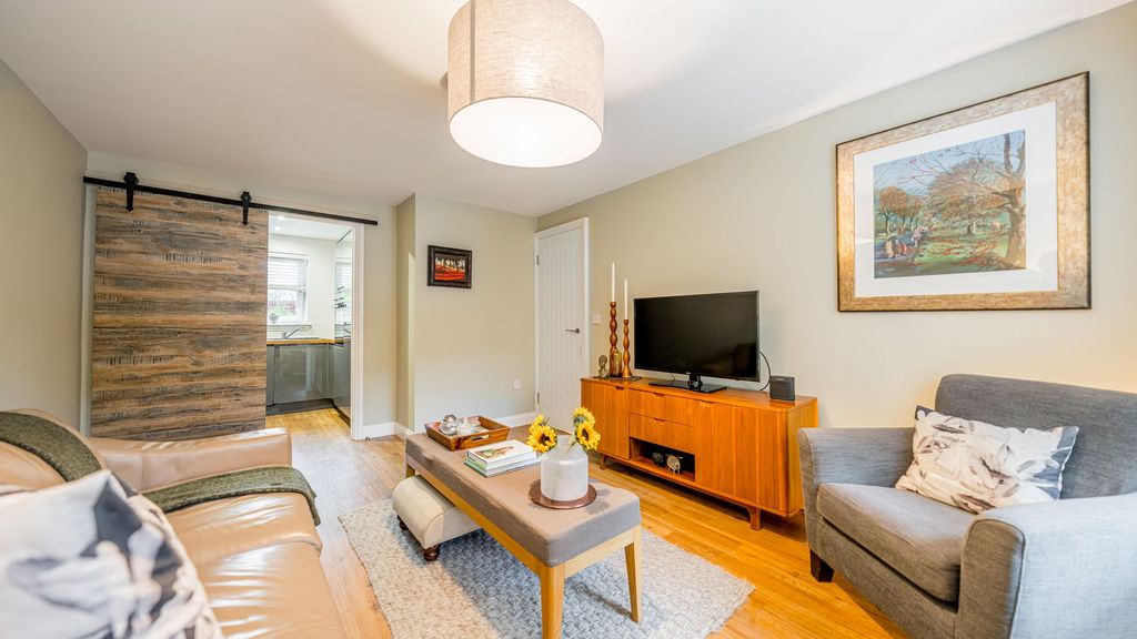 Property photo 3 of 21