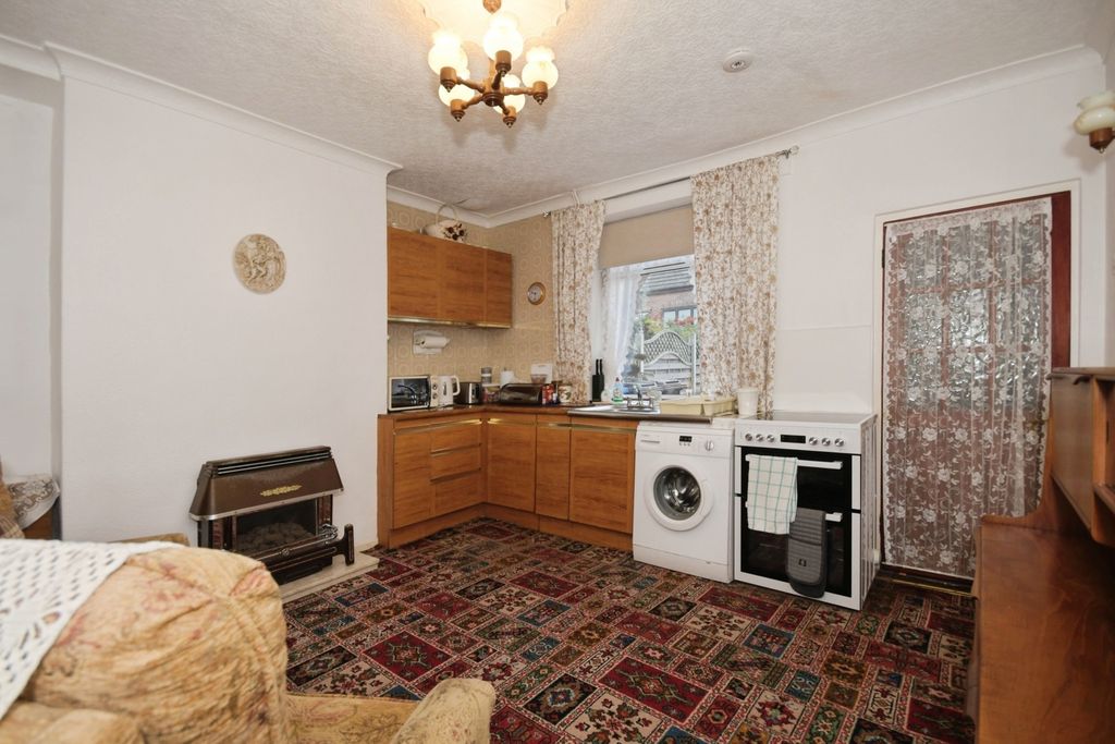 Property photo 2 of 17 Photo