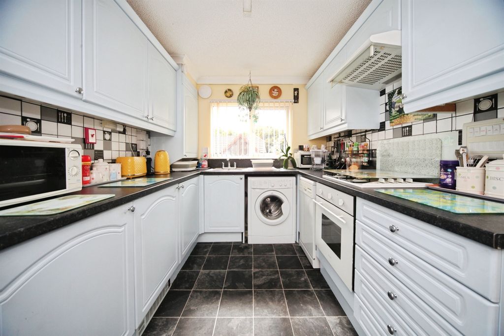 Property photo 2 of 17