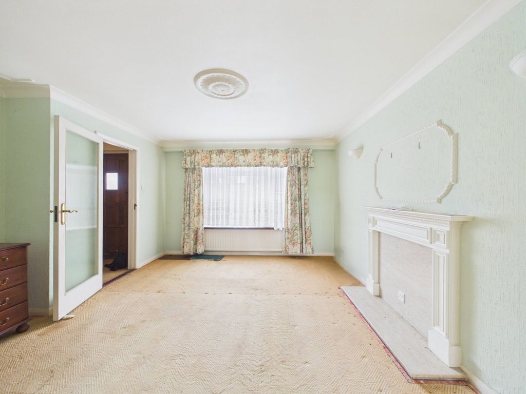 Property photo 2 of 10 Living Room