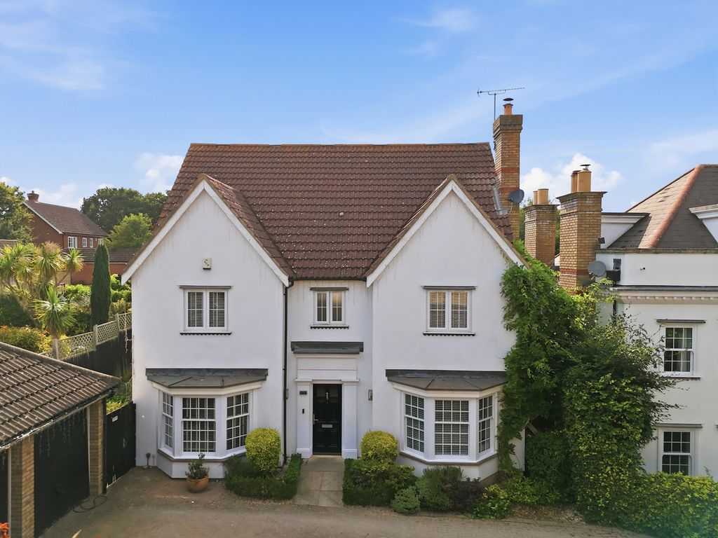 Property photo 1 of 32