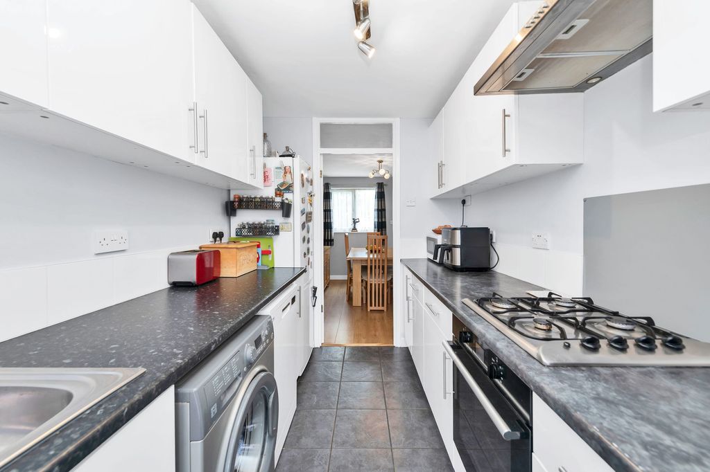 Property photo 2 of 19