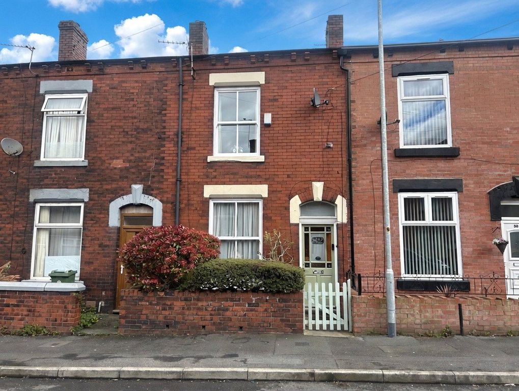 Property photo 1 of 18 External