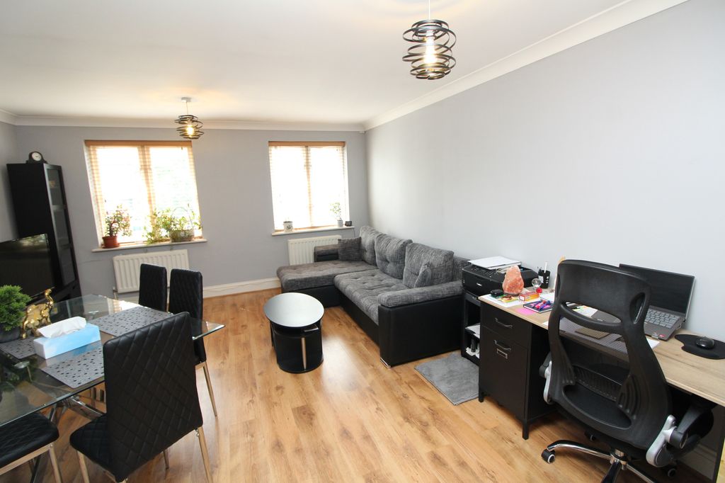 Property photo 1 of 9