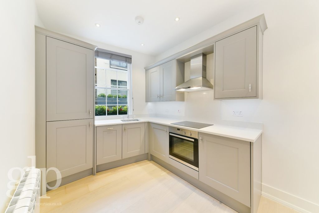 Property photo 2 of 8 956143